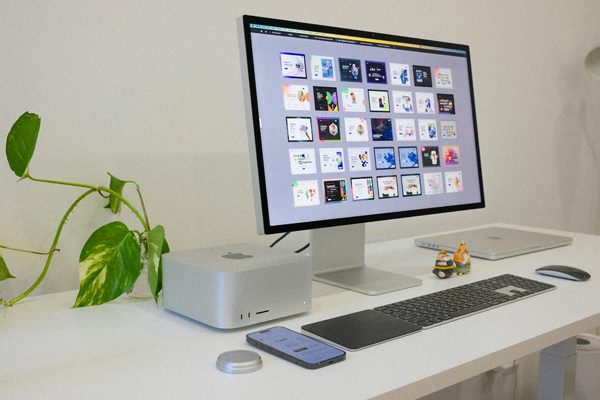 玉田縣紫泉塑料制品有限公司取得塑料制品余料切割臺，便于對多個塑料制品進行夾持固定:塑料制品