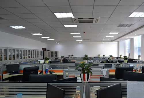 蘇州市愛信氟塑料制品公司取得塑料制品加工原料擠出設備，避免塑料制品出現氣泡或缺陷:塑料制品